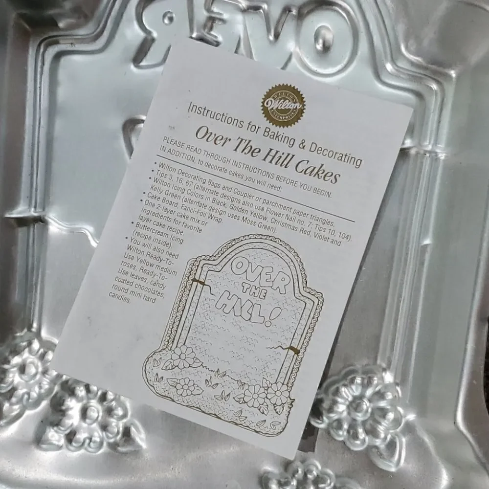 Wilton | 1995 Over the Hill Cake Pan